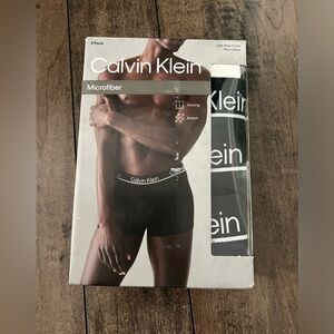 Men’s Calvin Klein Microfiber Low Rise Trunks Size: Medium